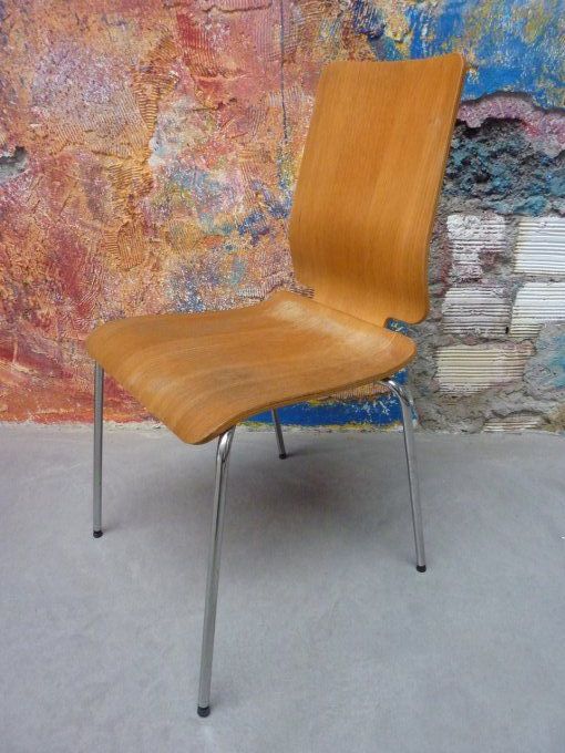 2 chaises style scandinave, bois et métal chromé.